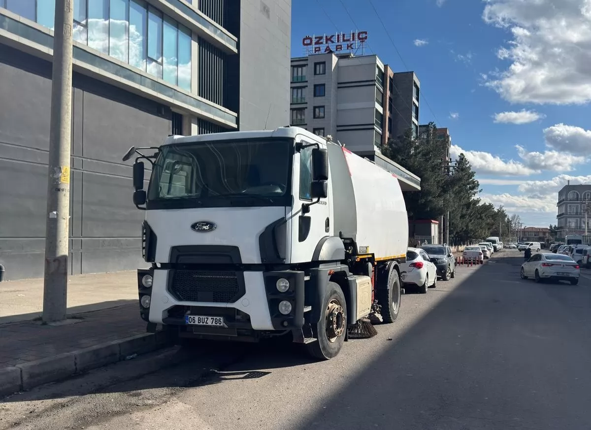 2020 FORD SÜPÜRGE 8 M3