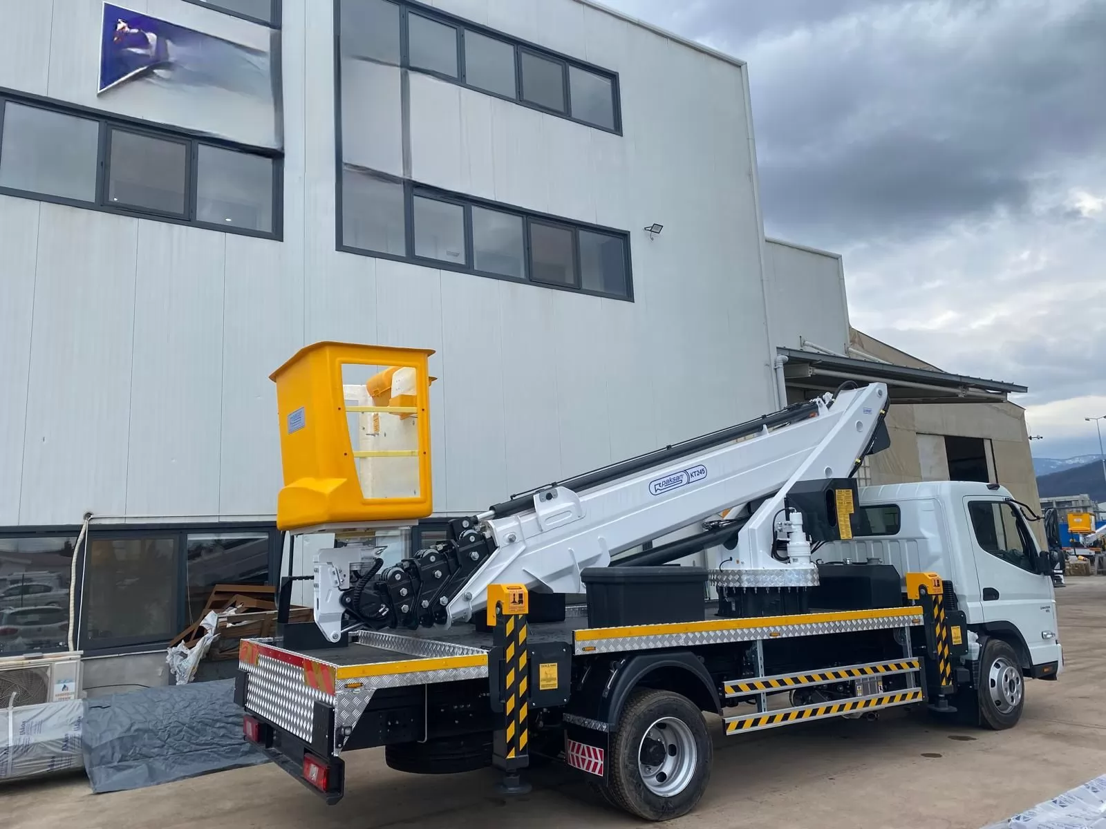 2025 HYDROLIC PLATFORM